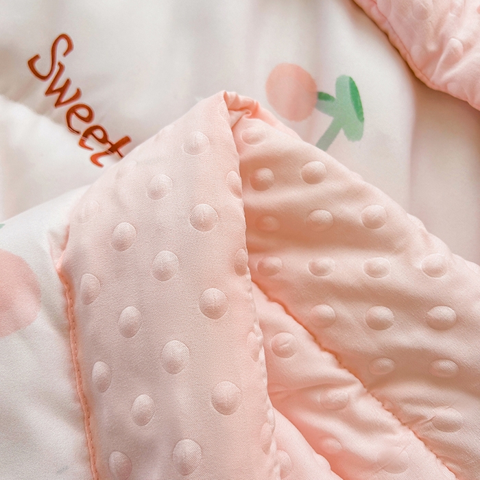 91家纺网 家纺一手货源 找家纺 悦织语 2026新款水洗棉双层纱豆豆被大豆夏凉被 樱桃兔兔