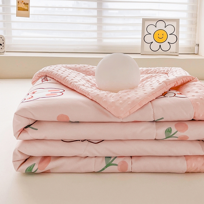 91家纺网 家纺一手货源 找家纺 悦织语 2026新款水洗棉双层纱豆豆被大豆夏凉被 樱桃兔兔