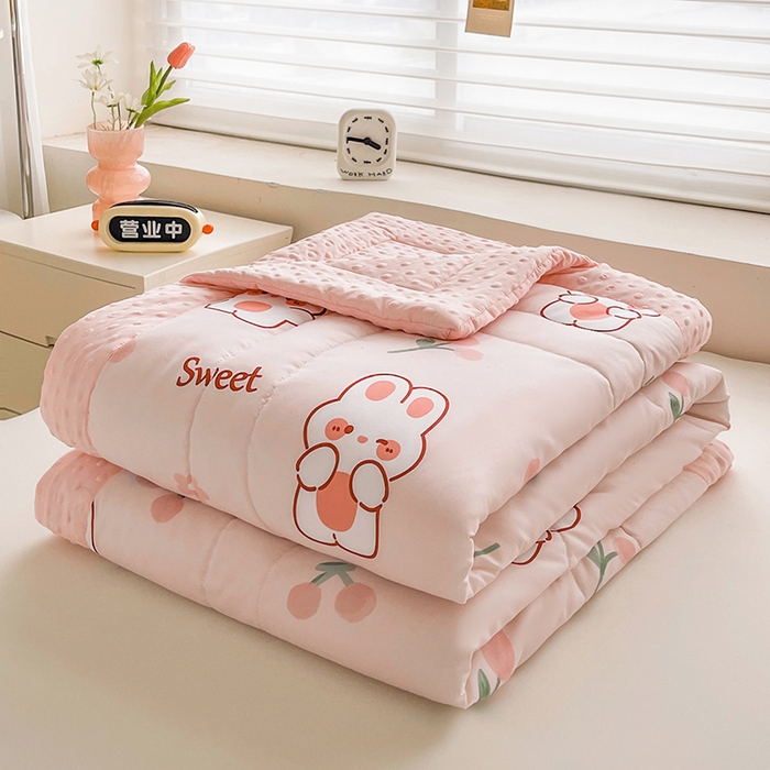 91家纺网 家纺一手货源 找家纺 悦织语 2026新款水洗棉双层纱豆豆被大豆夏凉被 樱桃兔兔