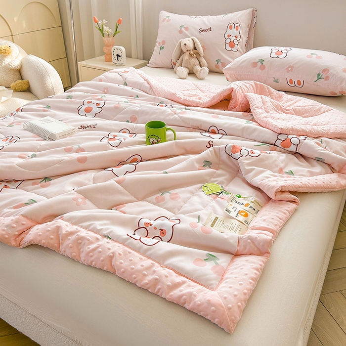 91家纺网 家纺一手货源 找家纺 悦织语 2026新款水洗棉双层纱豆豆被大豆夏凉被 樱桃兔兔