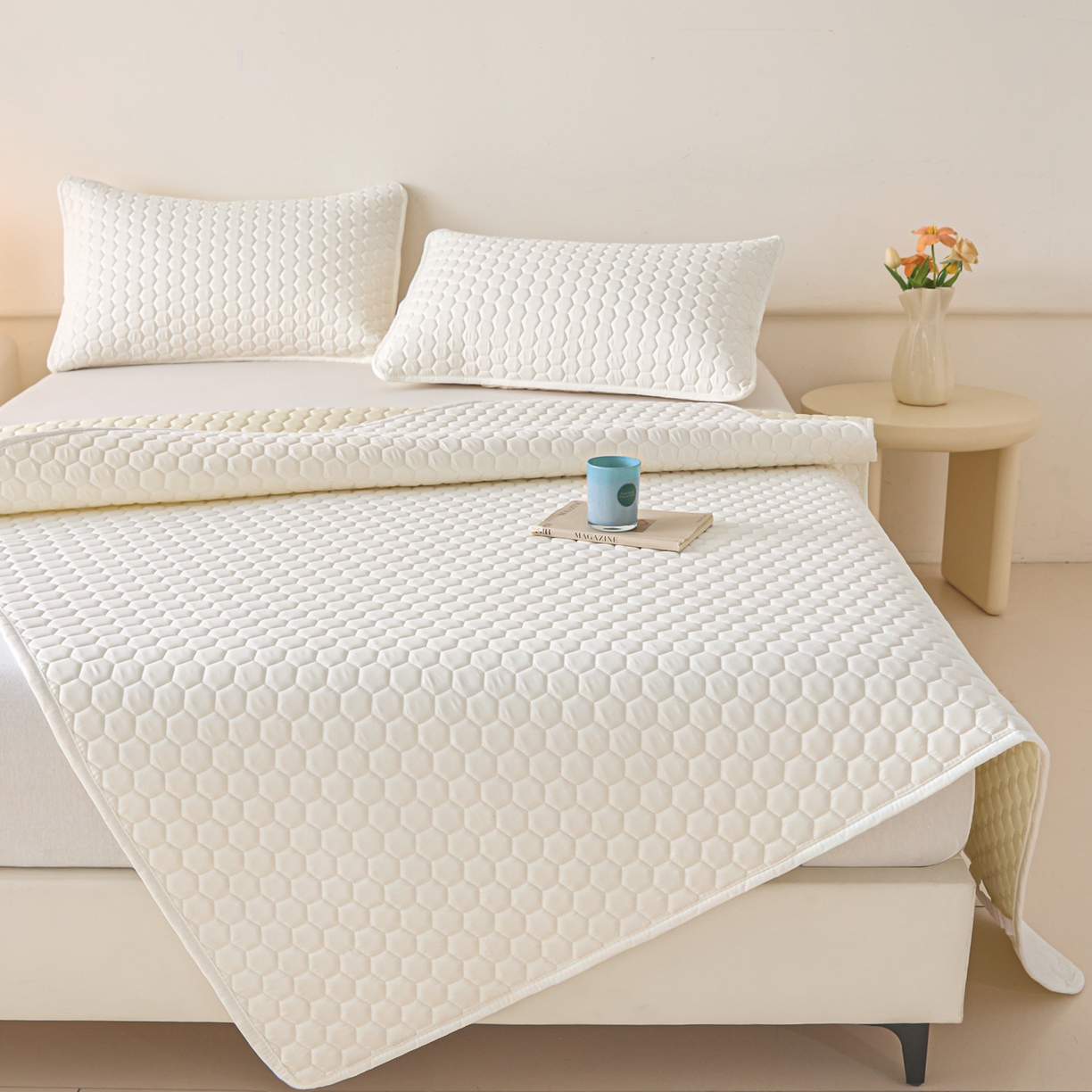 91家纺网 家纺一手货源 找家纺 （总）摩妮卡 2026新款水洗棉夹棉防水床褥床垫款三件套