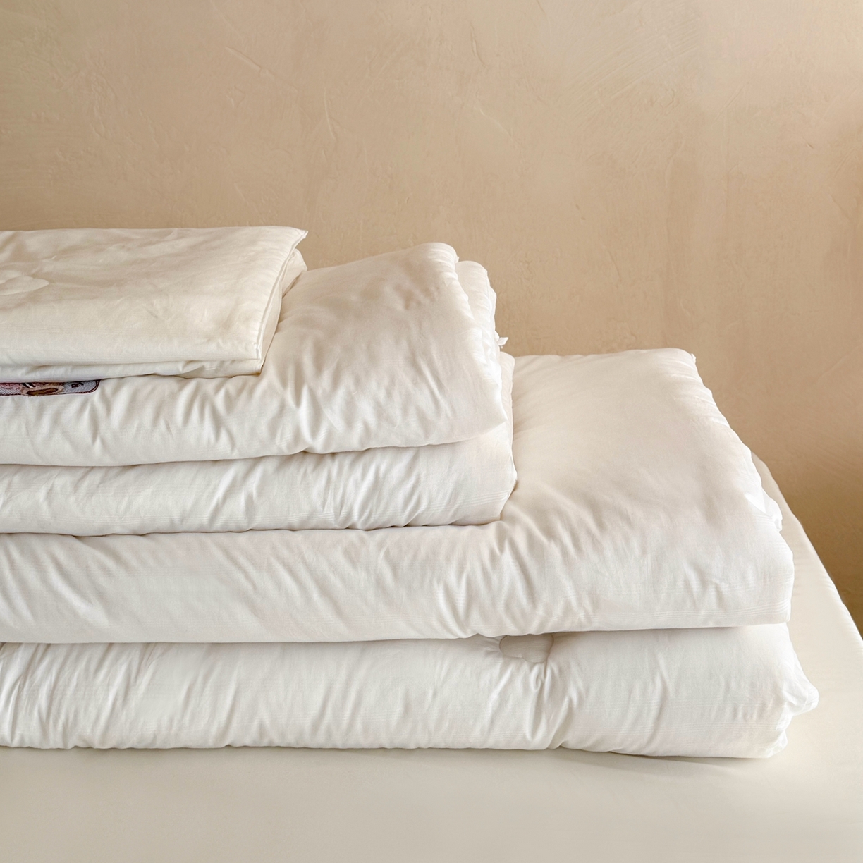 91家纺网 家纺一手货源 找家纺 （总）鹿班家居 2026新款40S全棉小提花55%提花大豆被被子被芯-小熊物语（标准会员-20元）