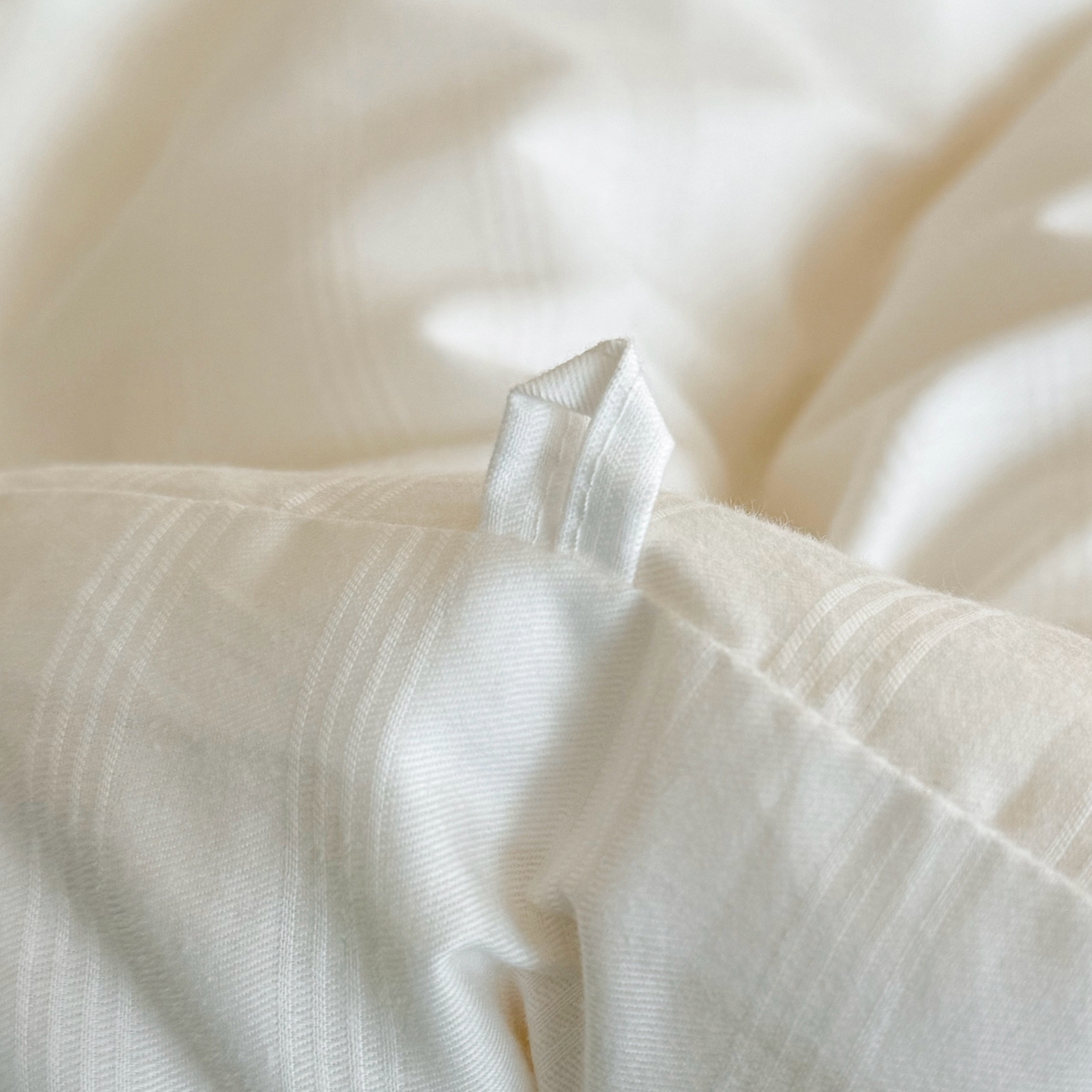 91家纺网 家纺一手货源 找家纺 （总）鹿班家居 2026新款40S全棉小提花55%提花大豆被被子被芯-小熊物语（标准会员-20元）