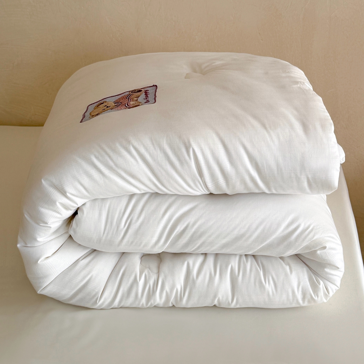 91家纺网 家纺一手货源 找家纺 （总）鹿班家居 2026新款40S全棉小提花55%提花大豆被被子被芯-小熊物语（标准会员-20元）