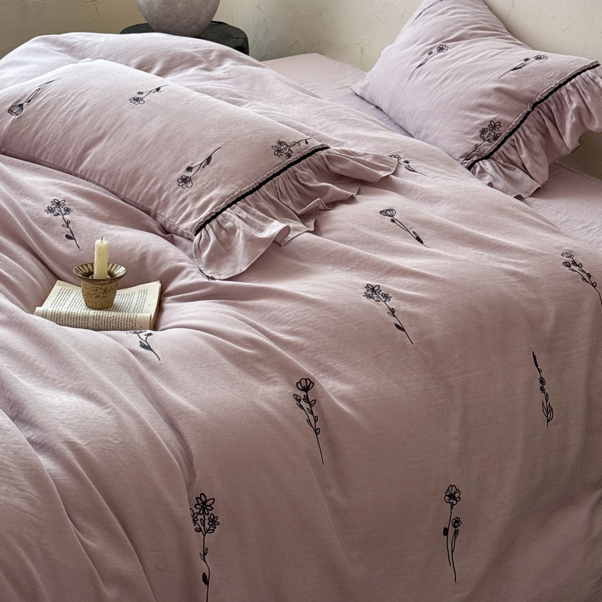 91家纺网 家纺一手货源 找家纺 鹿班家居 2026新款全棉纯棉皱皱纱刺绣四件套-简枝（标准会员-20元） 简枝-紫色