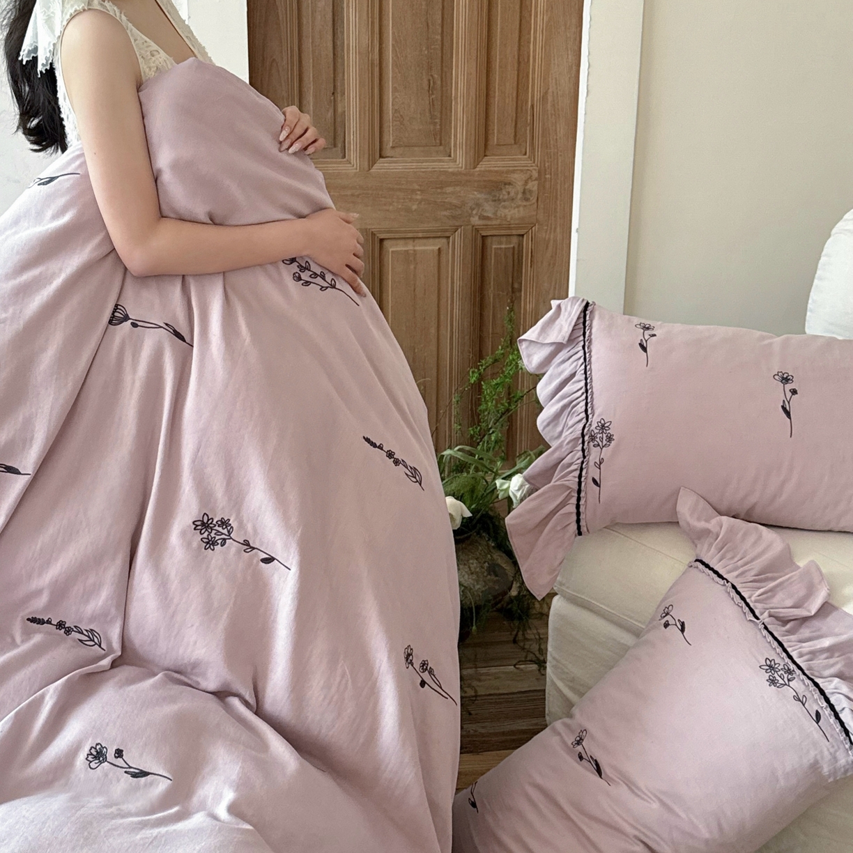 91家纺网 家纺一手货源 找家纺 鹿班家居 2026新款全棉纯棉皱皱纱刺绣四件套-简枝（标准会员-20元） 简枝-紫色