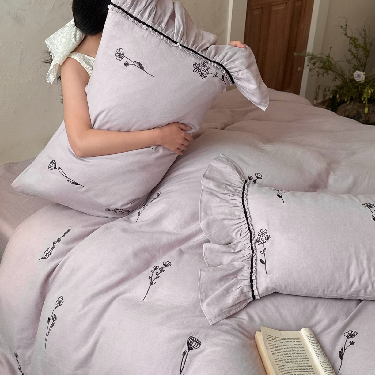 91家纺网 家纺一手货源 找家纺 鹿班家居 2026新款全棉纯棉皱皱纱刺绣四件套-简枝（标准会员-20元） 简枝-紫色