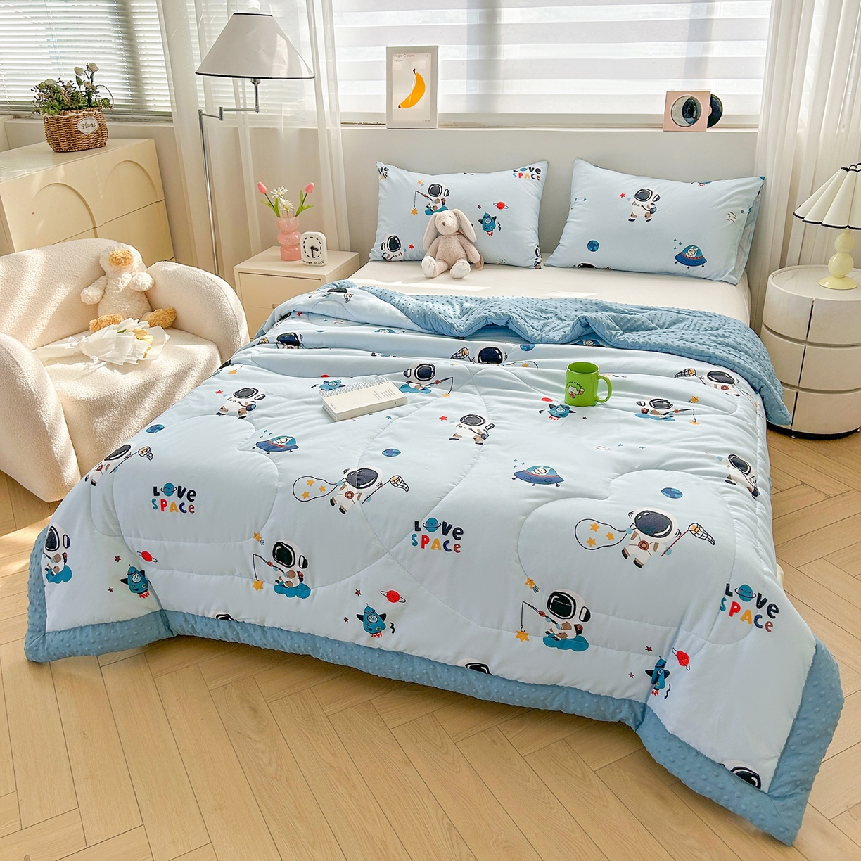 91家纺网 家纺一手货源 找家纺 悦织语 2026新款A类水洗棉双层纱豆豆被大豆夏凉被 太空超人