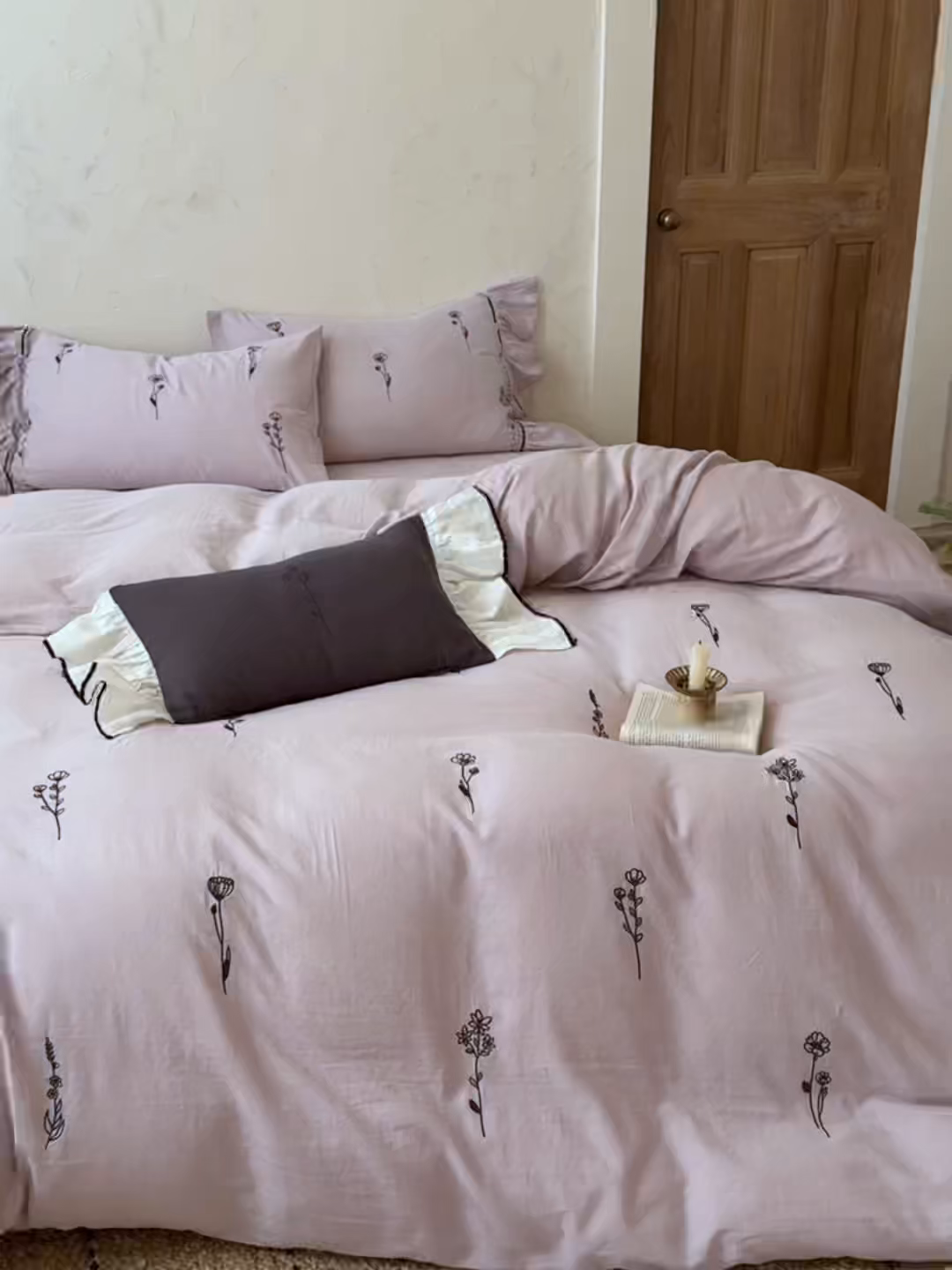 91家纺网 家纺一手货源 找家纺 鹿班家居 2026新款全棉纯棉皱皱纱刺绣四件套-简枝（标准会员-20元） 简枝-紫色