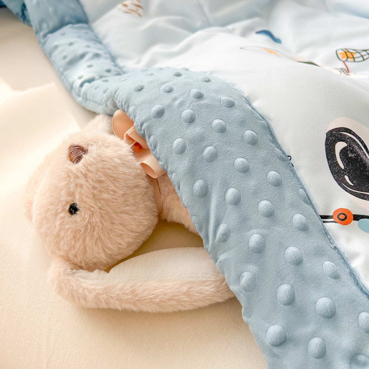 91家纺网 家纺一手货源 找家纺 悦织语 2026新款A类水洗棉双层纱豆豆被大豆夏凉被 太空超人