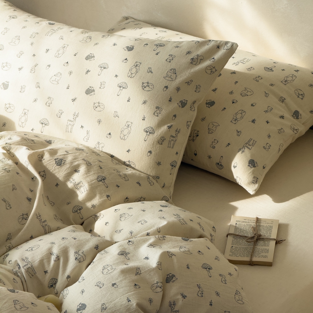 91家纺网 家纺一手货源 找家纺 （总）对白 2026新款A类棉麻文艺风人字纹印花四件套