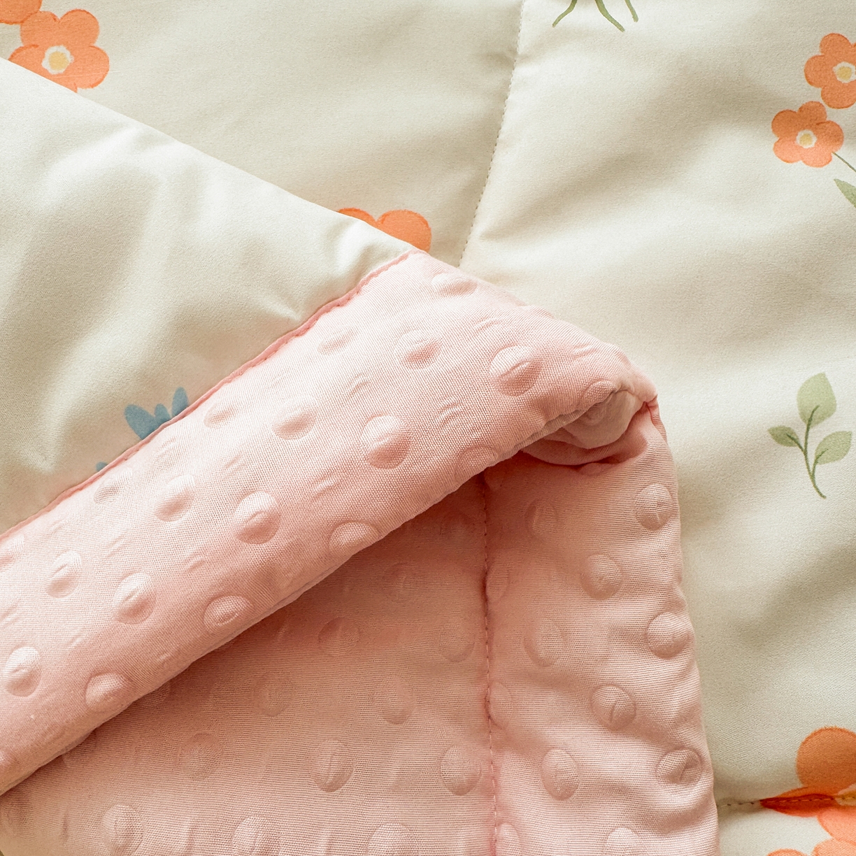 91家纺网 家纺一手货源 找家纺 悦织语 2026新款A类水洗棉双层纱豆豆被大豆夏凉被 花都仙子