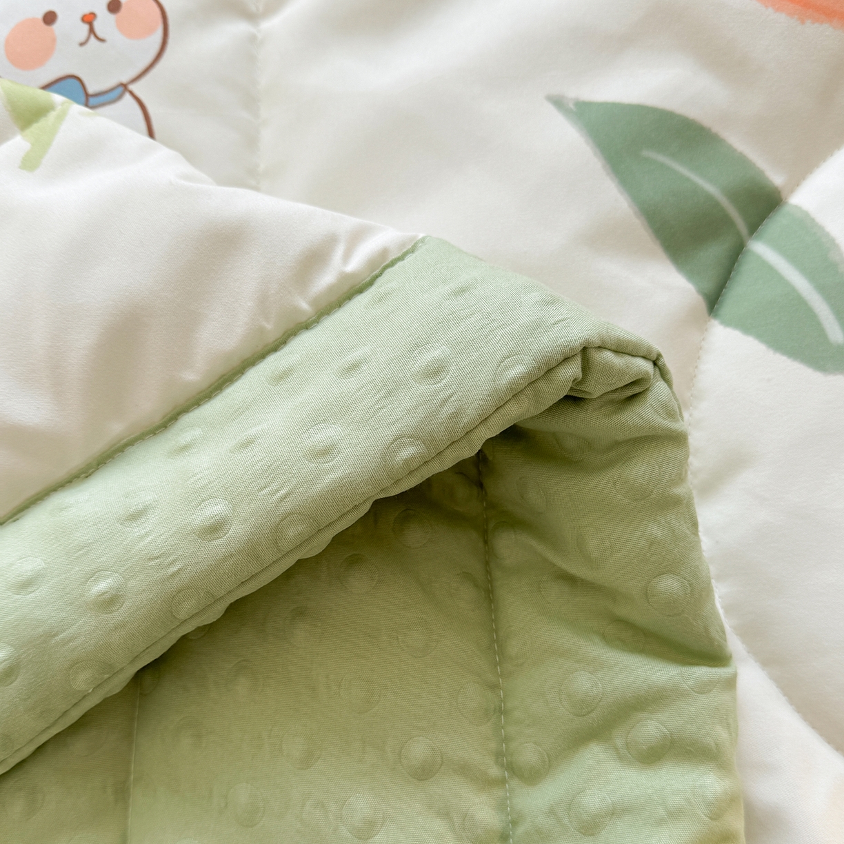 91家纺网 家纺一手货源 找家纺 悦织语 2026新款A类水洗棉双层纱豆豆被大豆夏凉被 花香谷