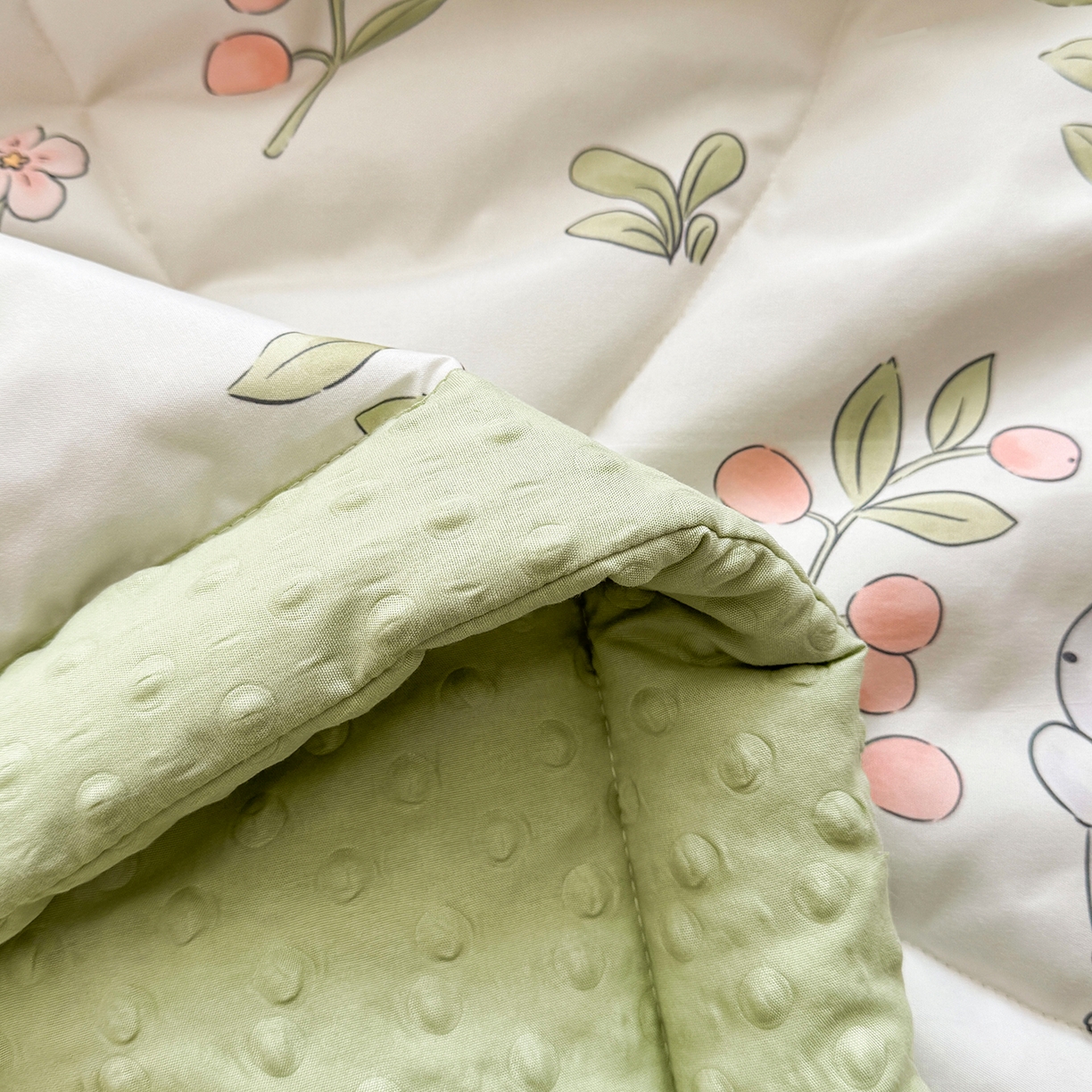 91家纺网 家纺一手货源 找家纺 悦织语 2026新款A类水洗棉双层纱豆豆被大豆夏凉被 微醺兔兔