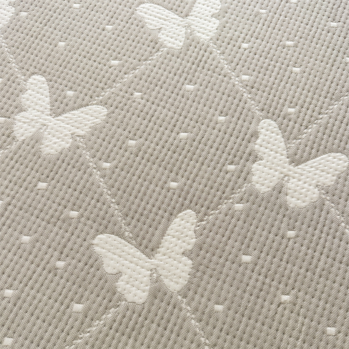 91家纺网 家纺一手货源 找家纺 恒爱家纺 2026新款A类凉感冰豆豆床裙席三件套 蝶舞-灰