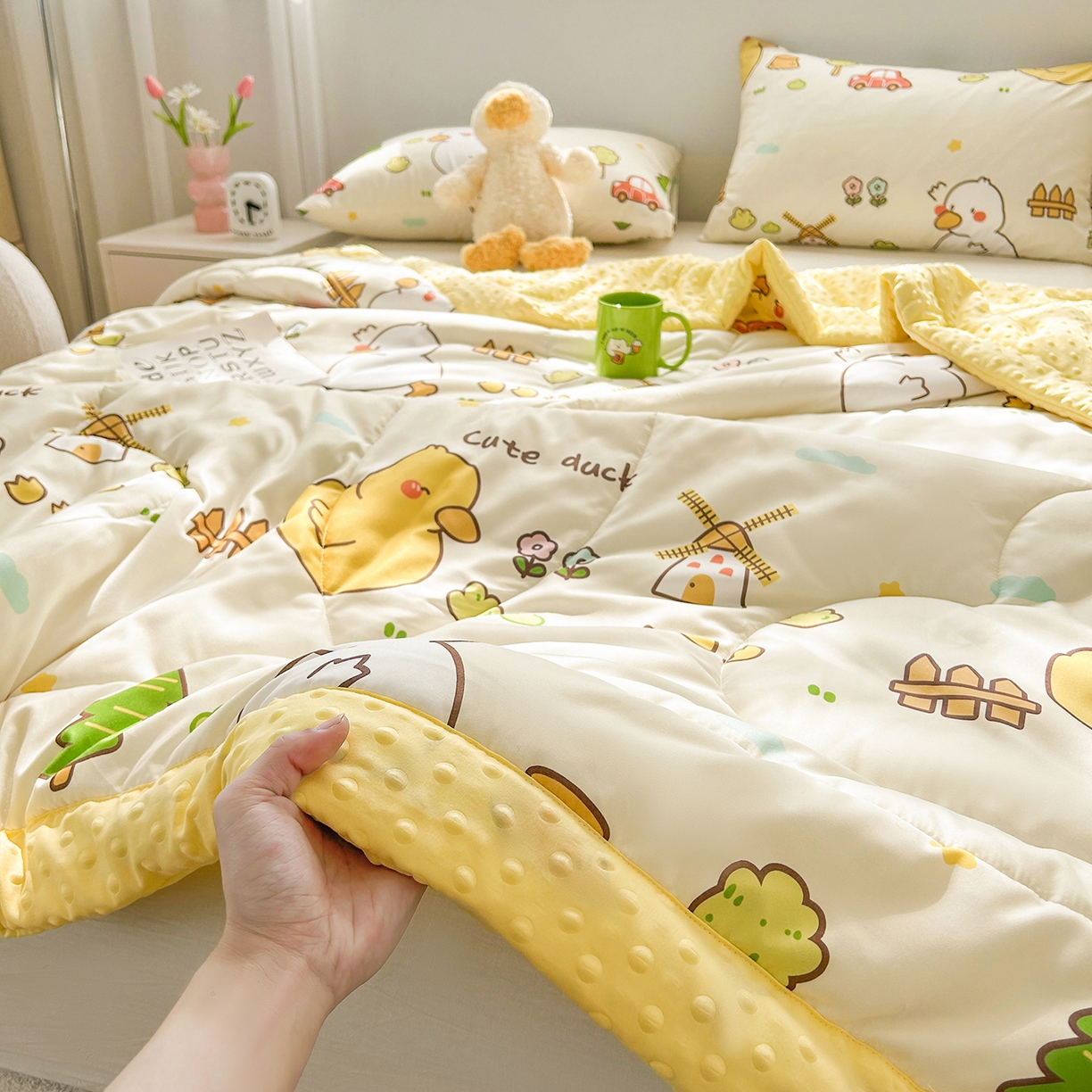 91家纺网 家纺一手货源 找家纺 悦织语 2026新款A类水洗棉双层纱豆豆被大豆夏凉被 可爱鸭