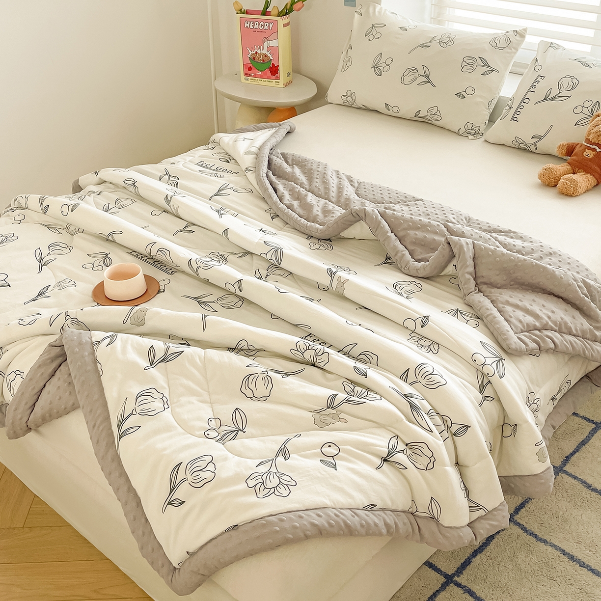 91家纺网 家纺一手货源 找家纺 悦织语 2026新款A类水洗棉双层纱豆豆被大豆夏凉被 春意