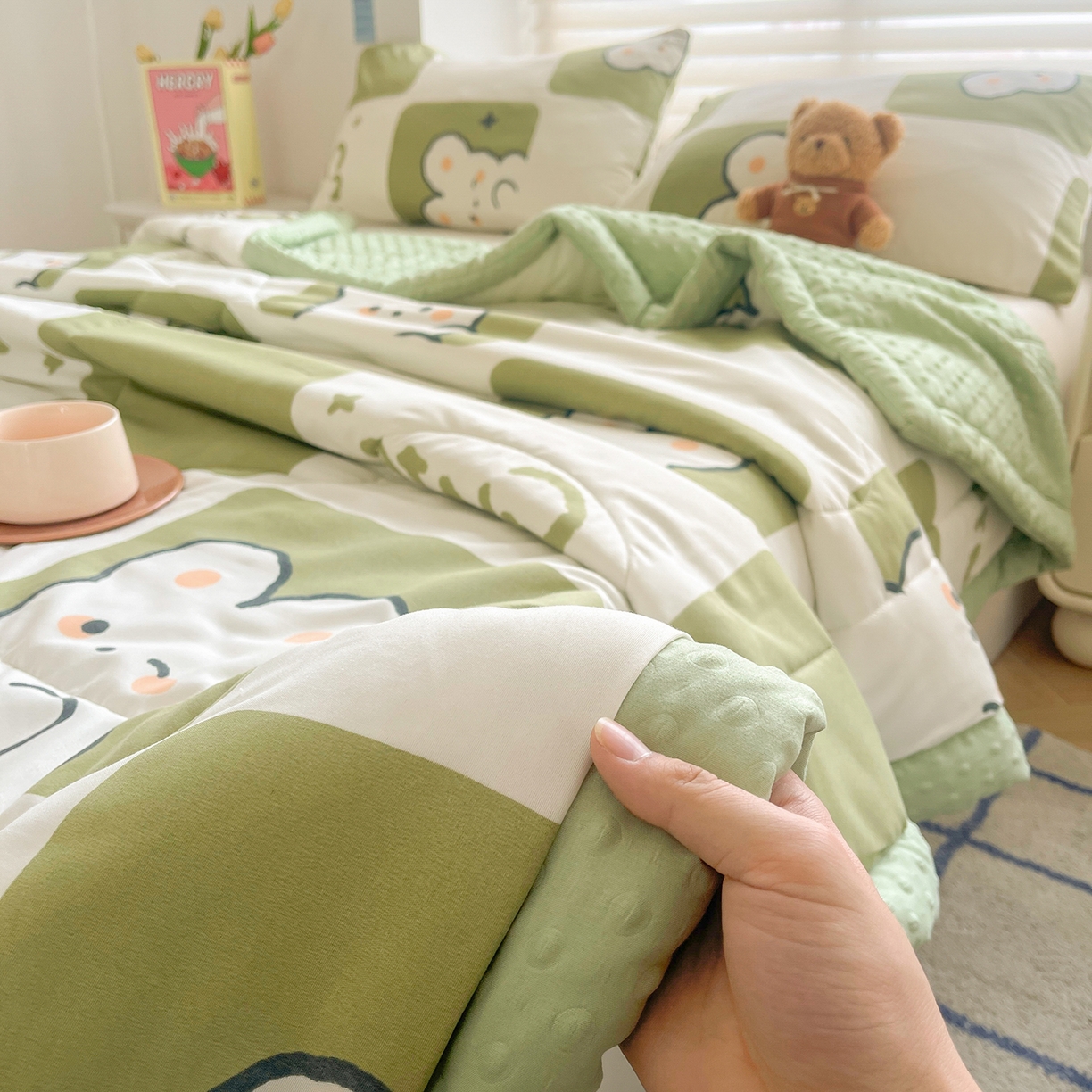 91家纺网 家纺一手货源 找家纺 悦织语 2026新款A类水洗棉双层纱豆豆被大豆夏凉被 格子兔