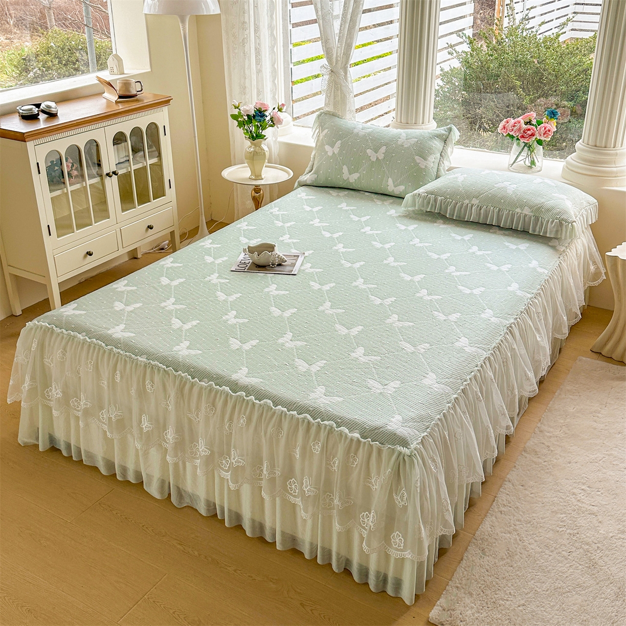 91家纺网 家纺一手货源 找家纺 恒爱家纺 2026新款A类凉感冰豆豆床裙席三件套 蝶舞-绿