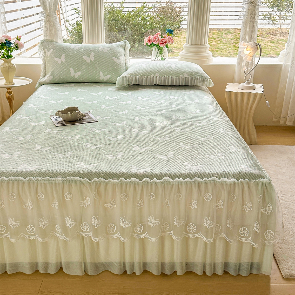 91家纺网 家纺一手货源 找家纺 恒爱家纺 2026新款A类凉感冰豆豆床裙席三件套 蝶舞-绿