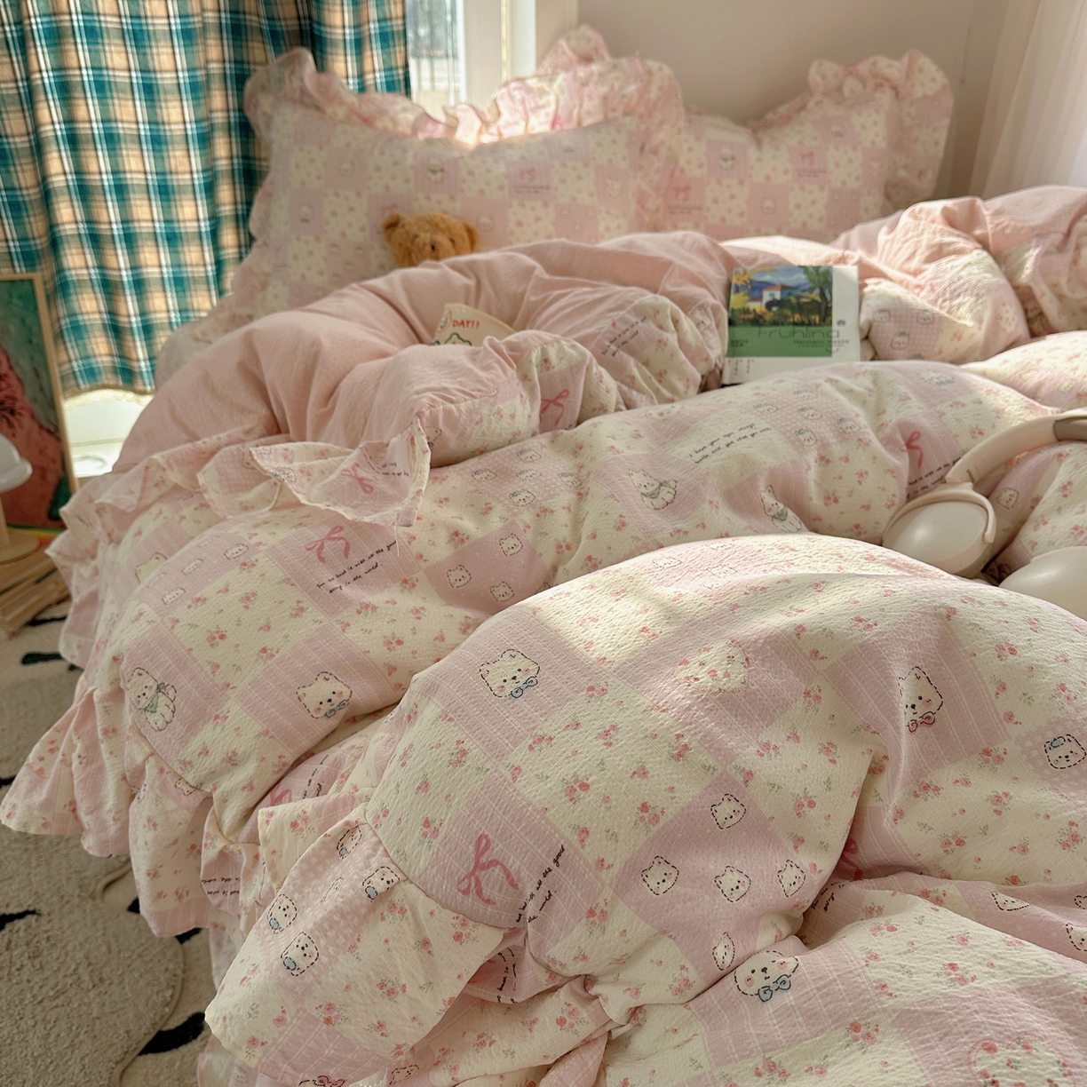 91家纺网 家纺一手货源 找家纺 摩妮卡 2026春夏新款韩版花边水洗棉泡泡纱床盖四件套 蝴蝶结小猫