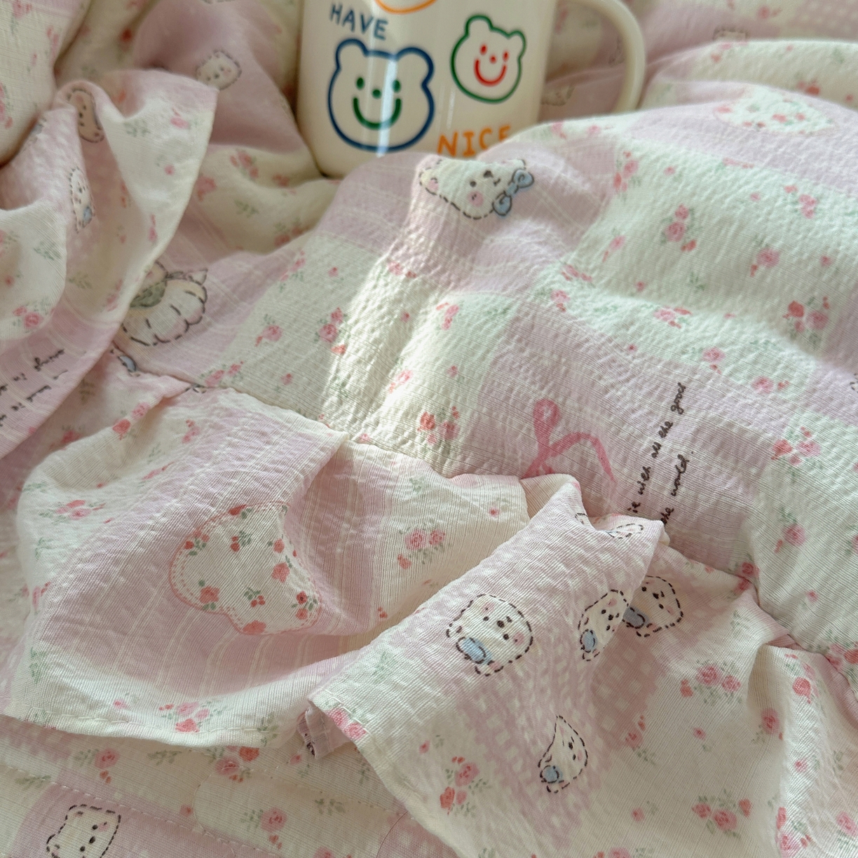 91家纺网 家纺一手货源 找家纺 摩妮卡 2026春夏新款韩版花边水洗棉泡泡纱床盖四件套 蝴蝶结小猫