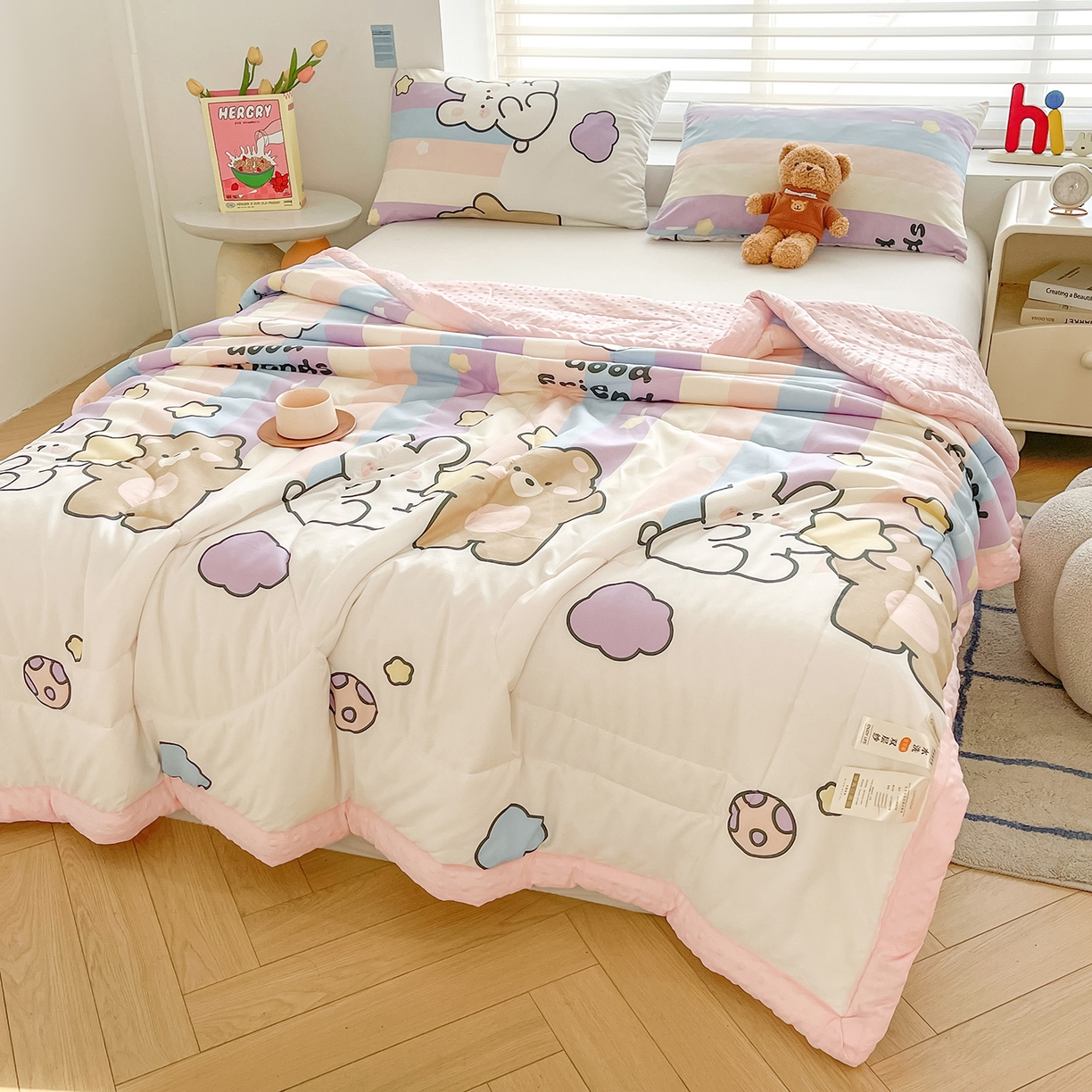 91家纺网 家纺一手货源 找家纺 悦织语 2026新款A类水洗棉双层纱豆豆被大豆夏凉被 好朋友