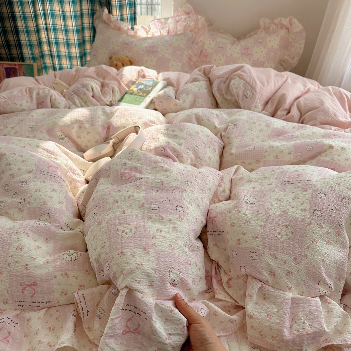 91家纺网 家纺一手货源 找家纺 摩妮卡 2026春夏新款韩版花边水洗棉泡泡纱床盖四件套 蝴蝶结小猫