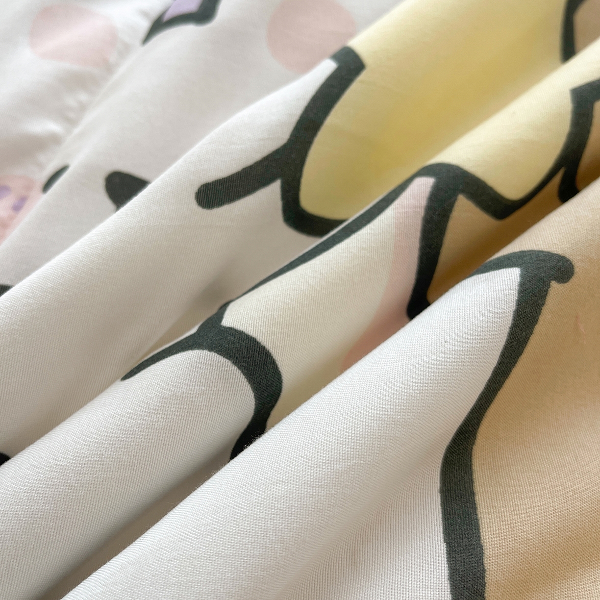 91家纺网 家纺一手货源 找家纺 悦织语 2026新款A类水洗棉双层纱豆豆被大豆夏凉被 好朋友