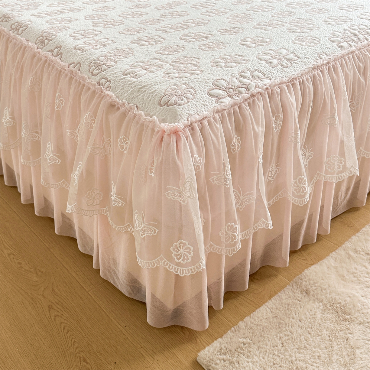 91家纺网 家纺一手货源 找家纺 恒爱家纺 2026新款A类凉感冰豆豆床裙席三件套 风花雪月-粉