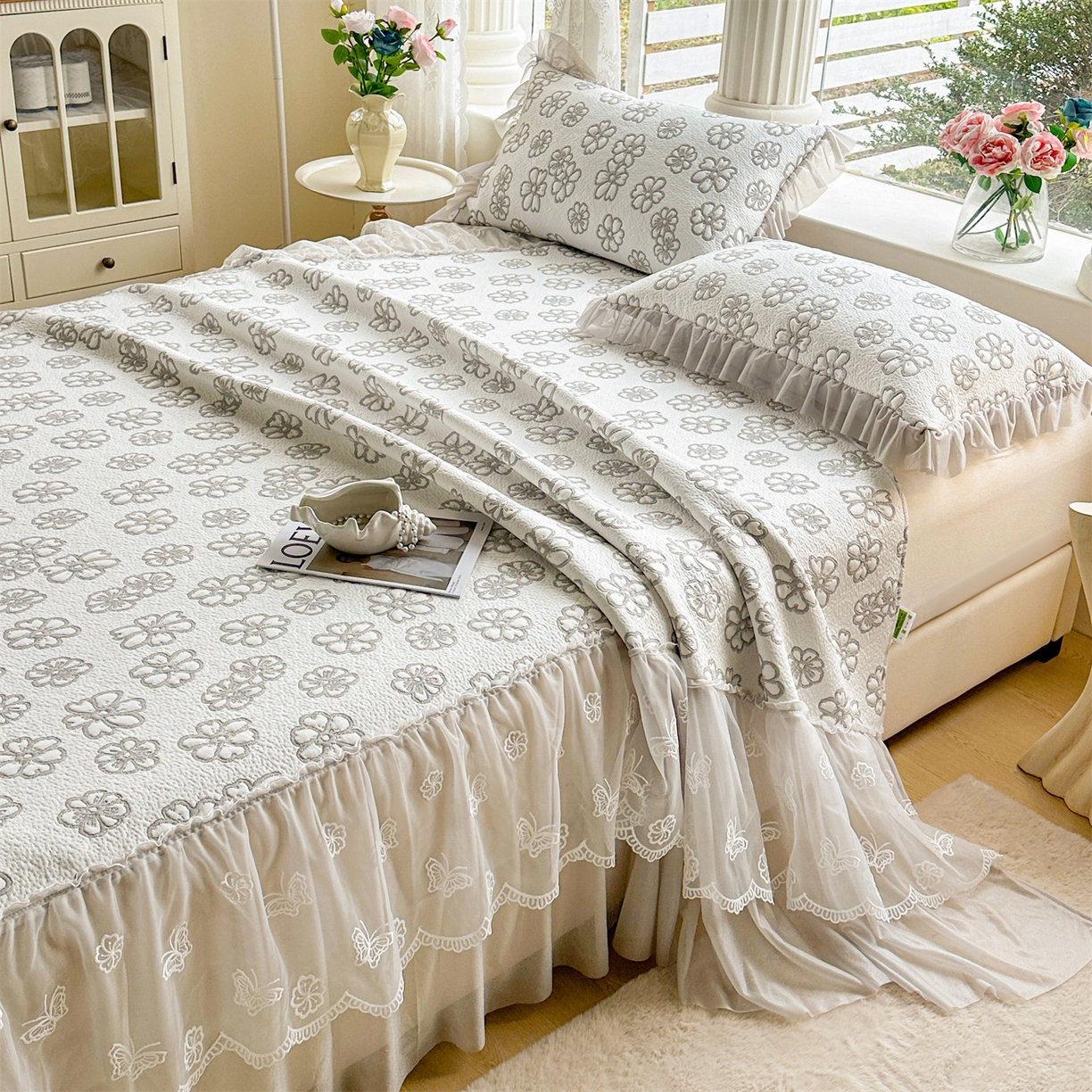 91家纺网 家纺一手货源 找家纺 恒爱家纺 2026新款A类凉感冰豆豆床裙席三件套 风花雪月-灰