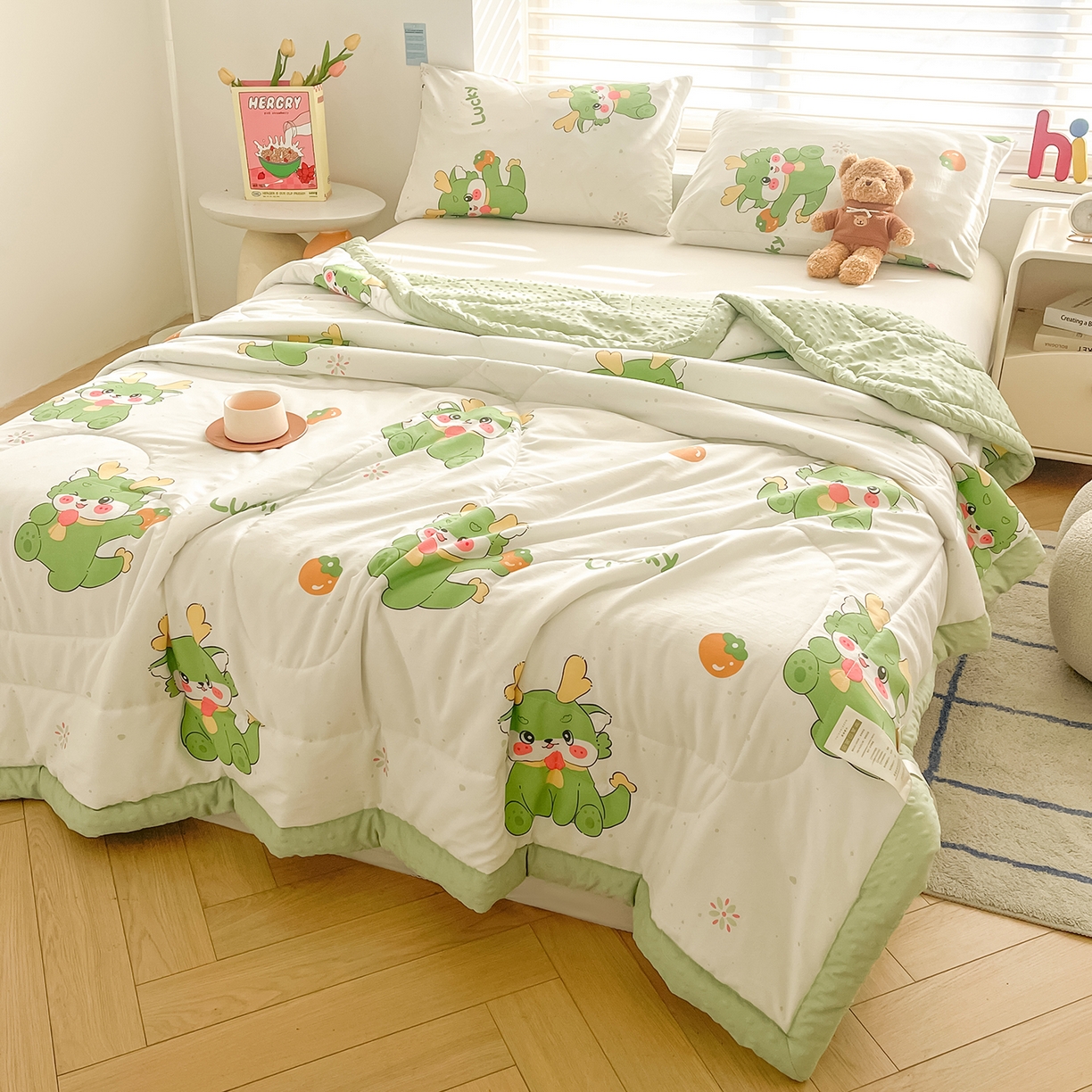 91家纺网 家纺一手货源 找家纺 悦织语 2026新款A类水洗棉双层纱豆豆被大豆夏凉被 快乐龙仔