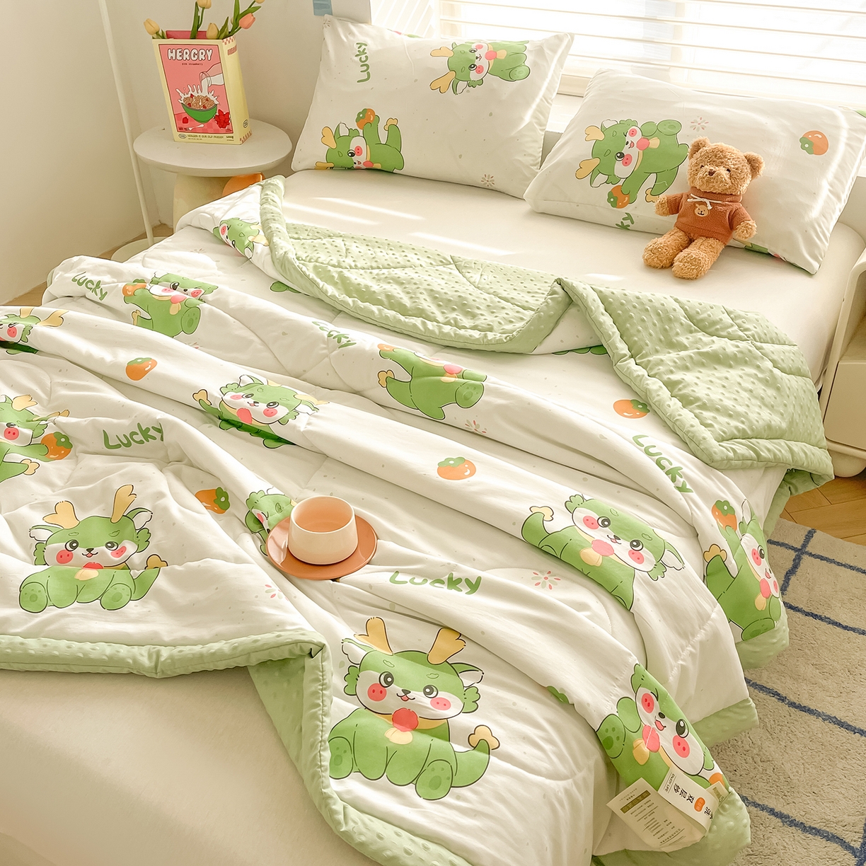 91家纺网 家纺一手货源 找家纺 悦织语 2026新款A类水洗棉双层纱豆豆被大豆夏凉被 快乐龙仔