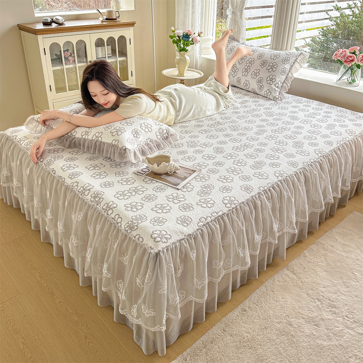 91家纺网 家纺一手货源 找家纺 恒爱家纺 2026新款A类凉感冰豆豆床裙席三件套 风花雪月-灰