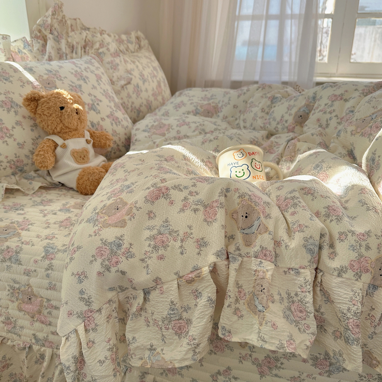 91家纺网 家纺一手货源 找家纺 摩妮卡 2026春夏新款韩版花边水洗棉泡泡纱床盖四件套 玫瑰小熊