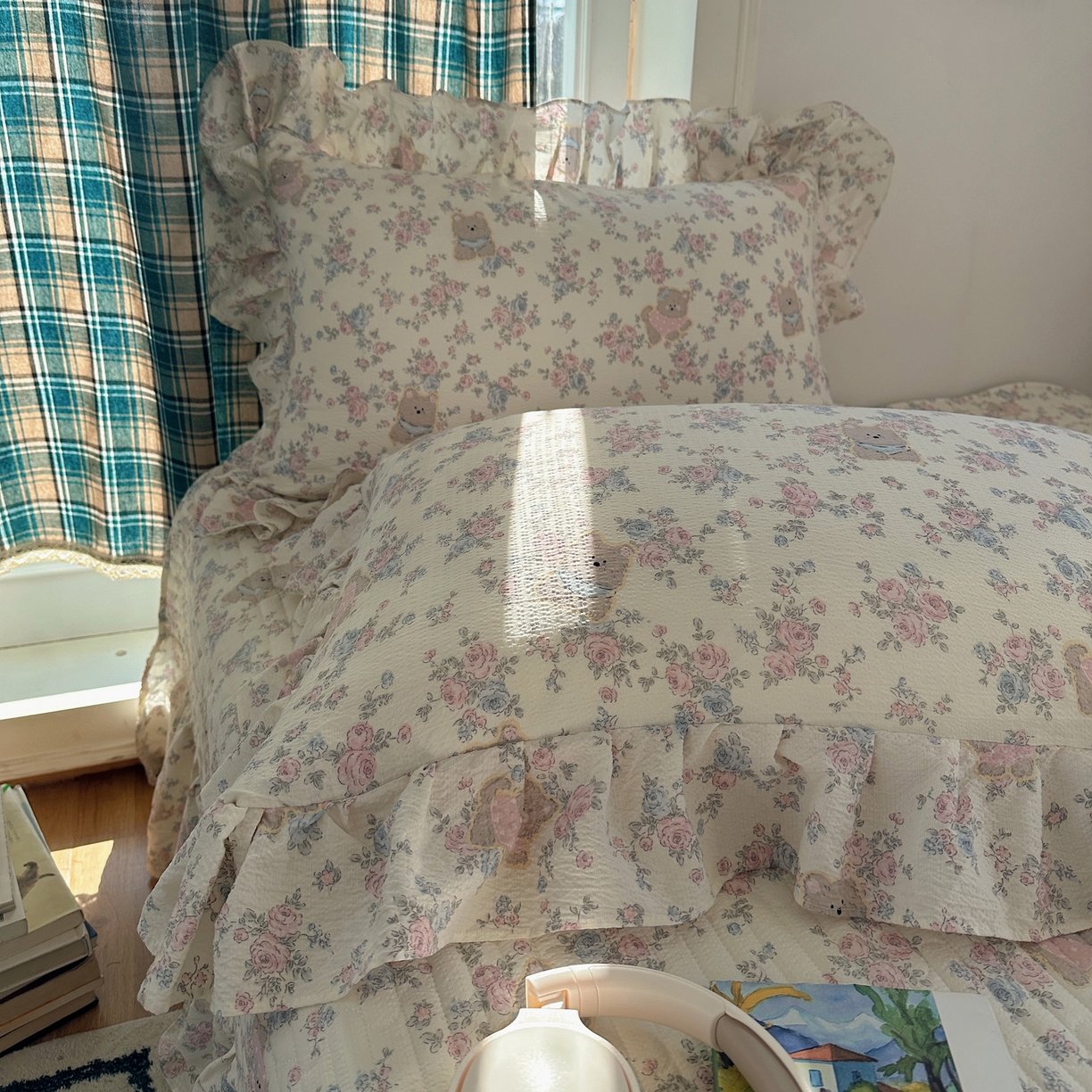 91家纺网 家纺一手货源 找家纺 摩妮卡 2026春夏新款韩版花边水洗棉泡泡纱床盖四件套 玫瑰小熊