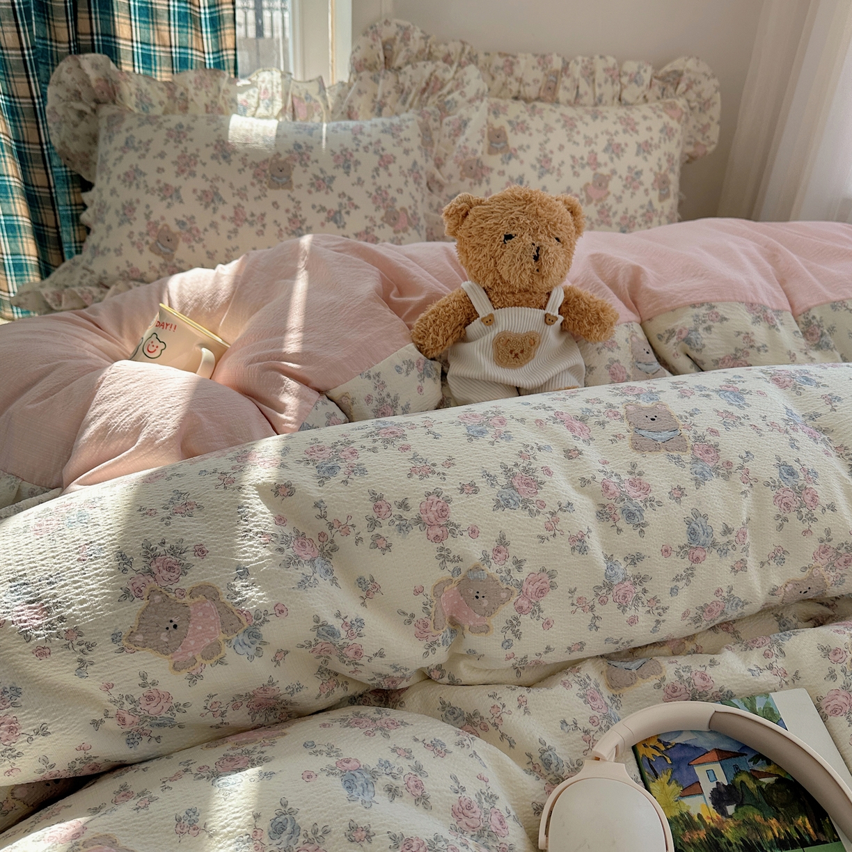 91家纺网 家纺一手货源 找家纺 摩妮卡 2026春夏新款韩版花边水洗棉泡泡纱床盖四件套 玫瑰小熊