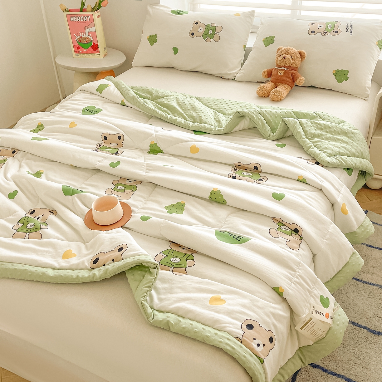 91家纺网 家纺一手货源 找家纺 悦织语 2026新款A类水洗棉双层纱豆豆被大豆夏凉被 米洛熊