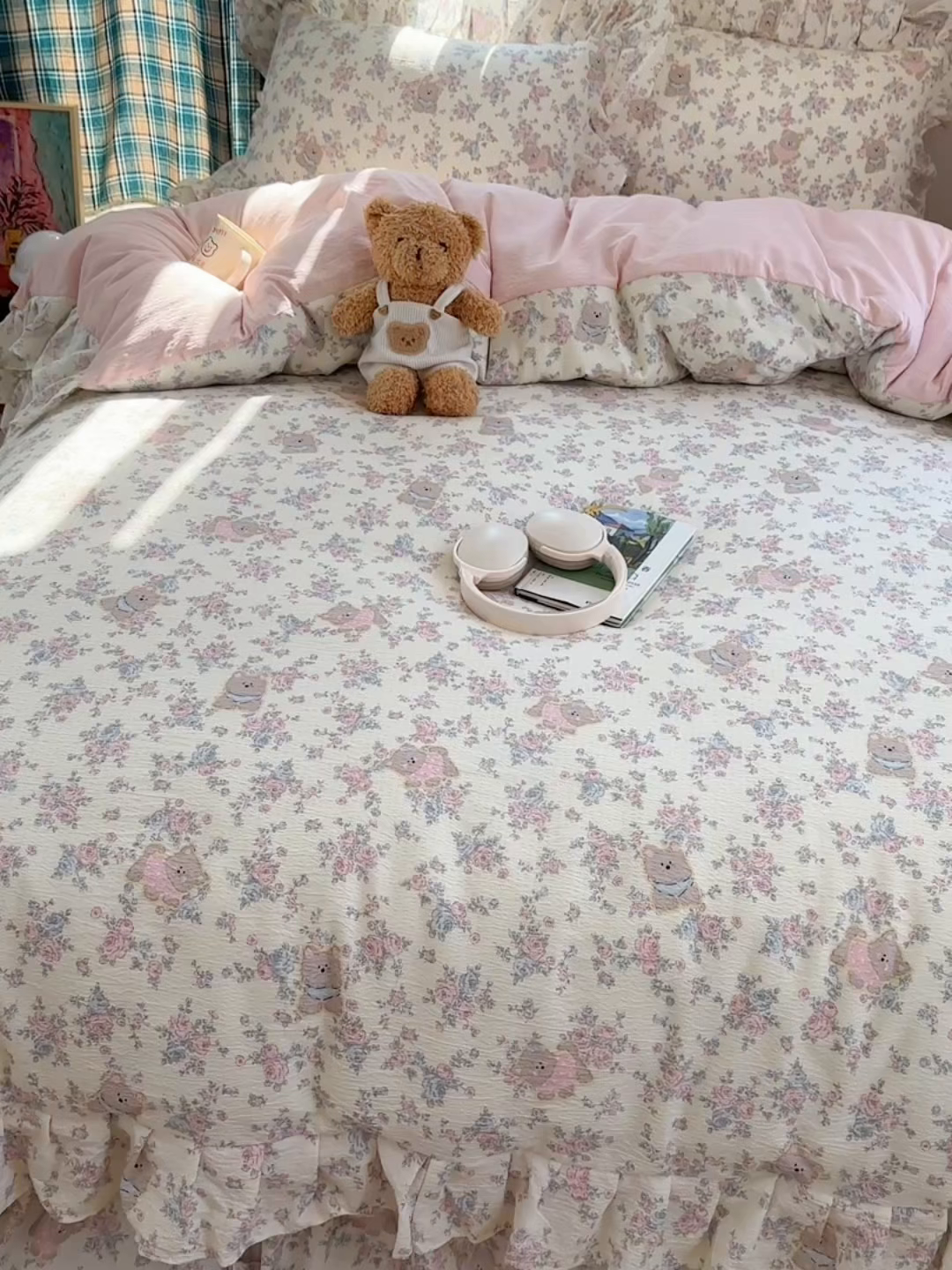91家纺网 家纺一手货源 找家纺 摩妮卡 2026春夏新款韩版花边水洗棉泡泡纱床盖四件套 玫瑰小熊