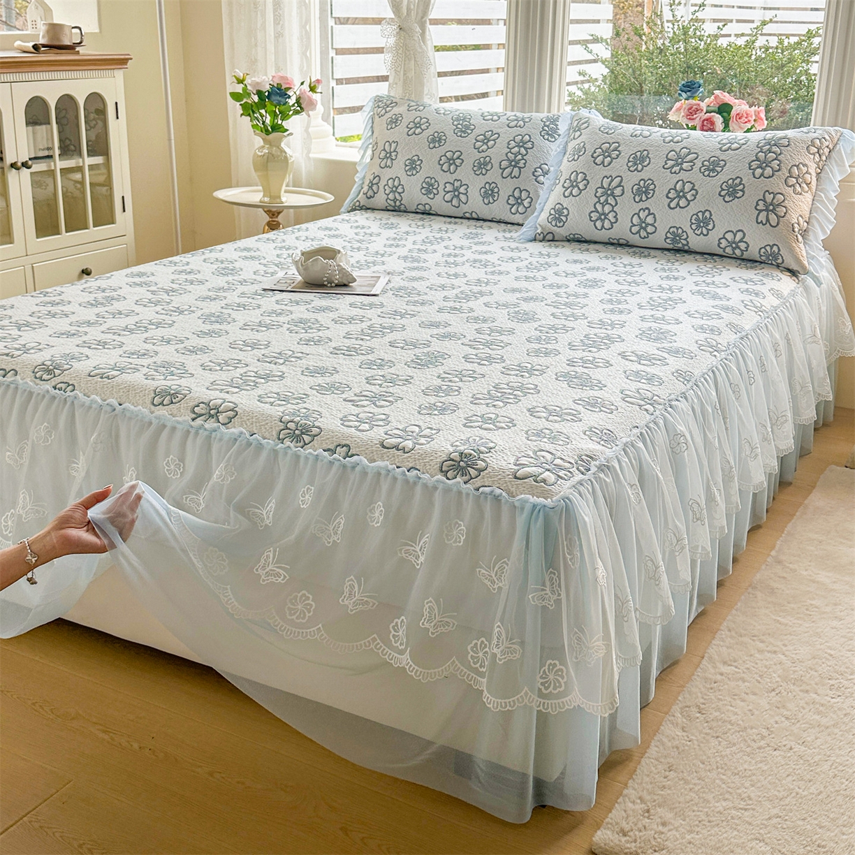 91家纺网 家纺一手货源 找家纺 恒爱家纺 2026新款A类凉感冰豆豆床裙席三件套 风花雪月-蓝