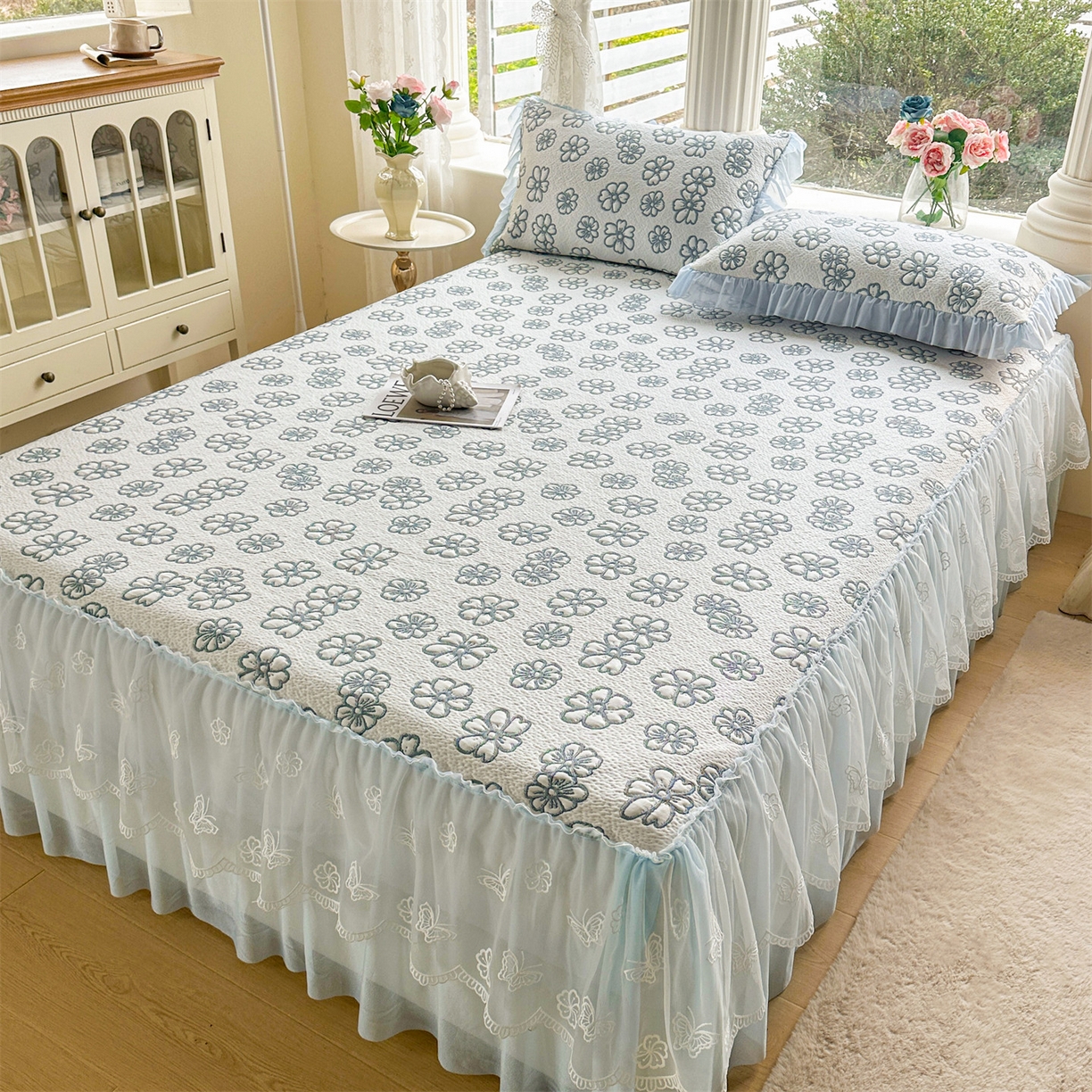 91家纺网 家纺一手货源 找家纺 恒爱家纺 2026新款A类凉感冰豆豆床裙席三件套 风花雪月-蓝