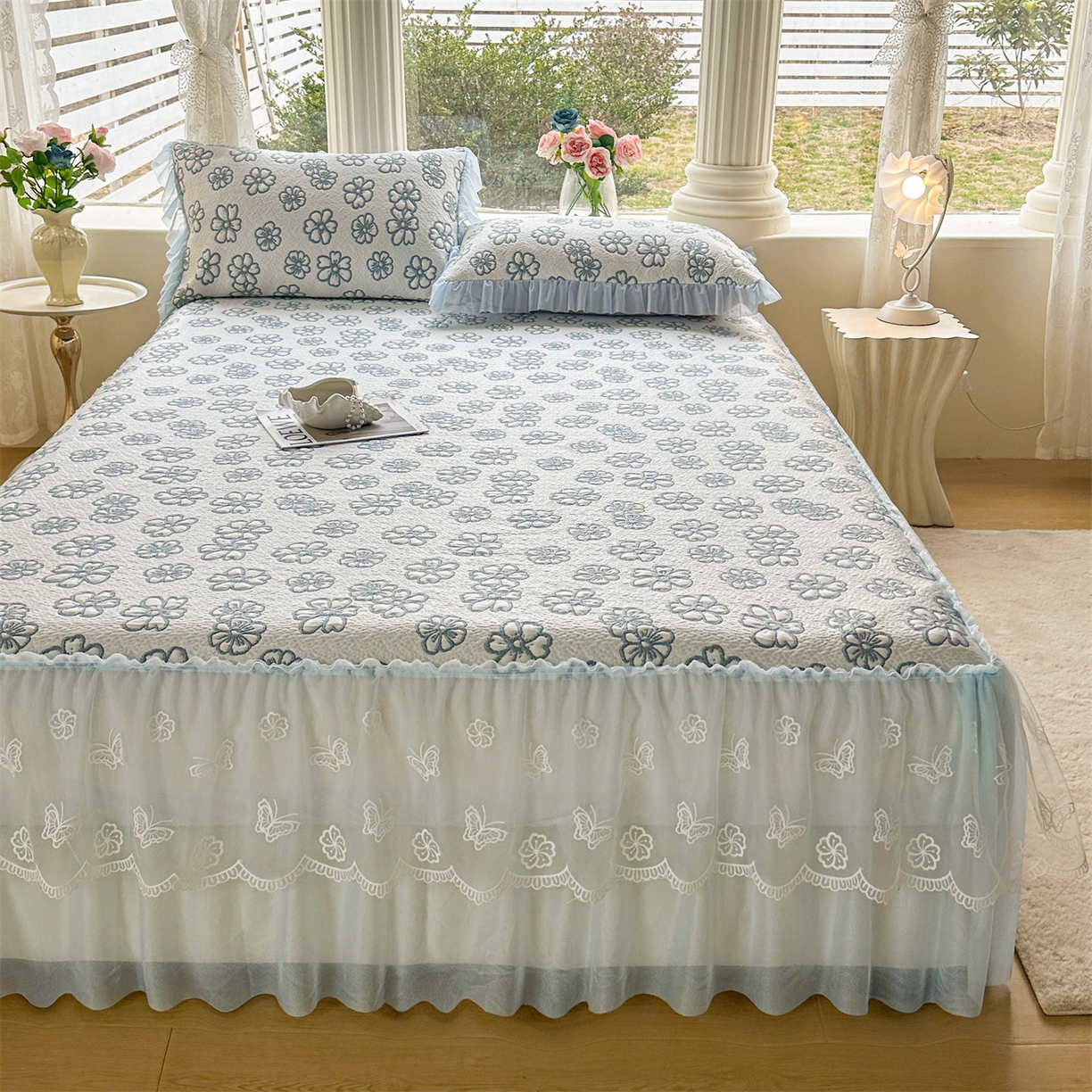 91家纺网 家纺一手货源 找家纺 恒爱家纺 2026新款A类凉感冰豆豆床裙席三件套 风花雪月-蓝