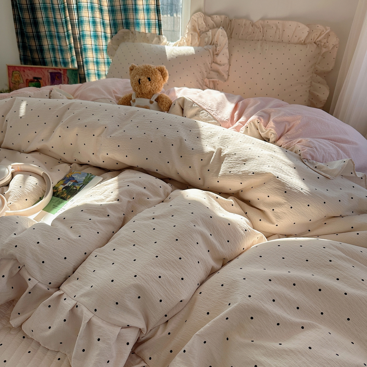 91家纺网 家纺一手货源 找家纺 摩妮卡 2026春夏新款韩版花边水洗棉泡泡纱床盖四件套 奶油波点