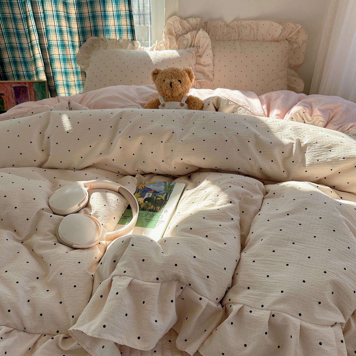 91家纺网 家纺一手货源 找家纺 摩妮卡 2026春夏新款韩版花边水洗棉泡泡纱床盖四件套 奶油波点