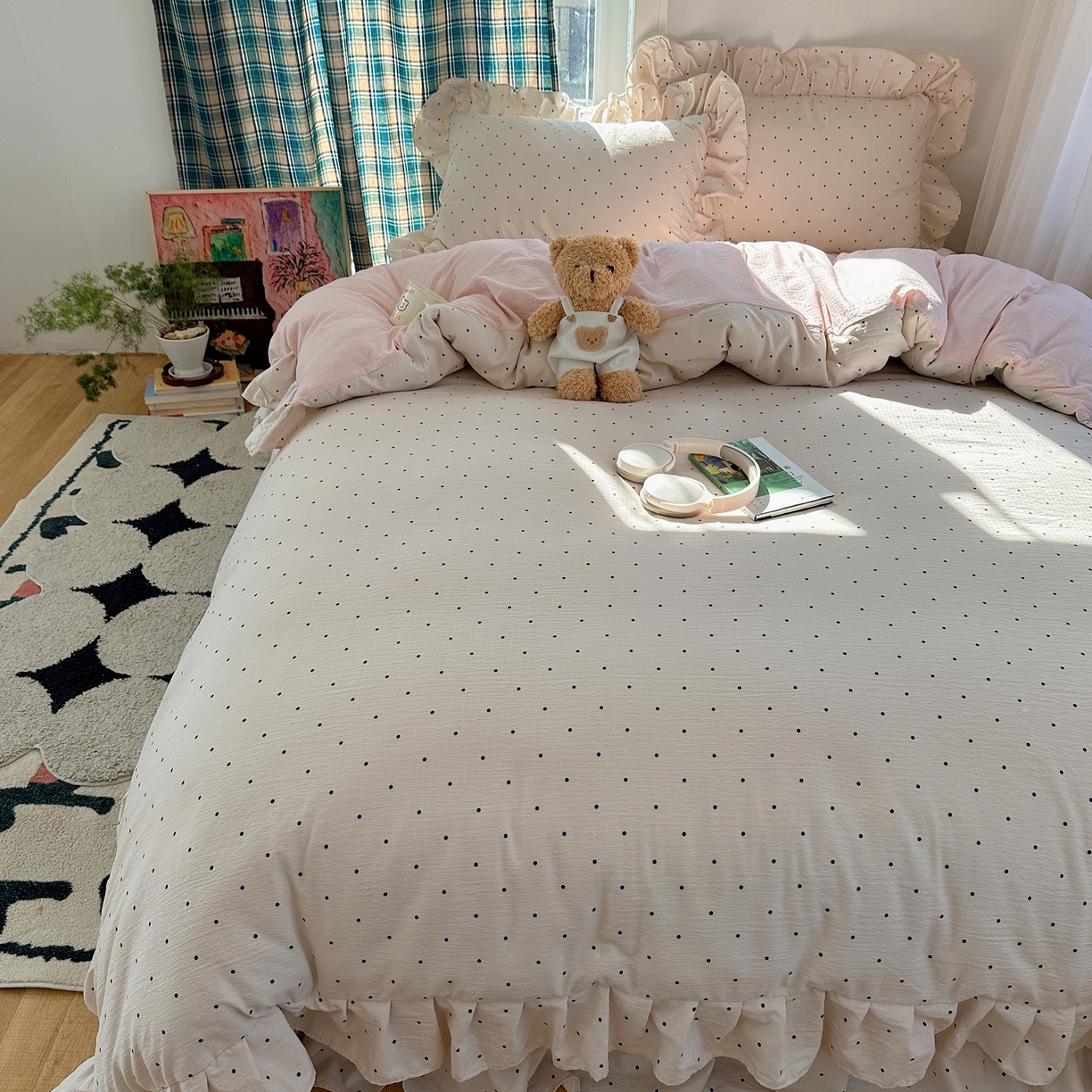 91家纺网 家纺一手货源 找家纺 摩妮卡 2026春夏新款韩版花边水洗棉泡泡纱床盖四件套 奶油波点