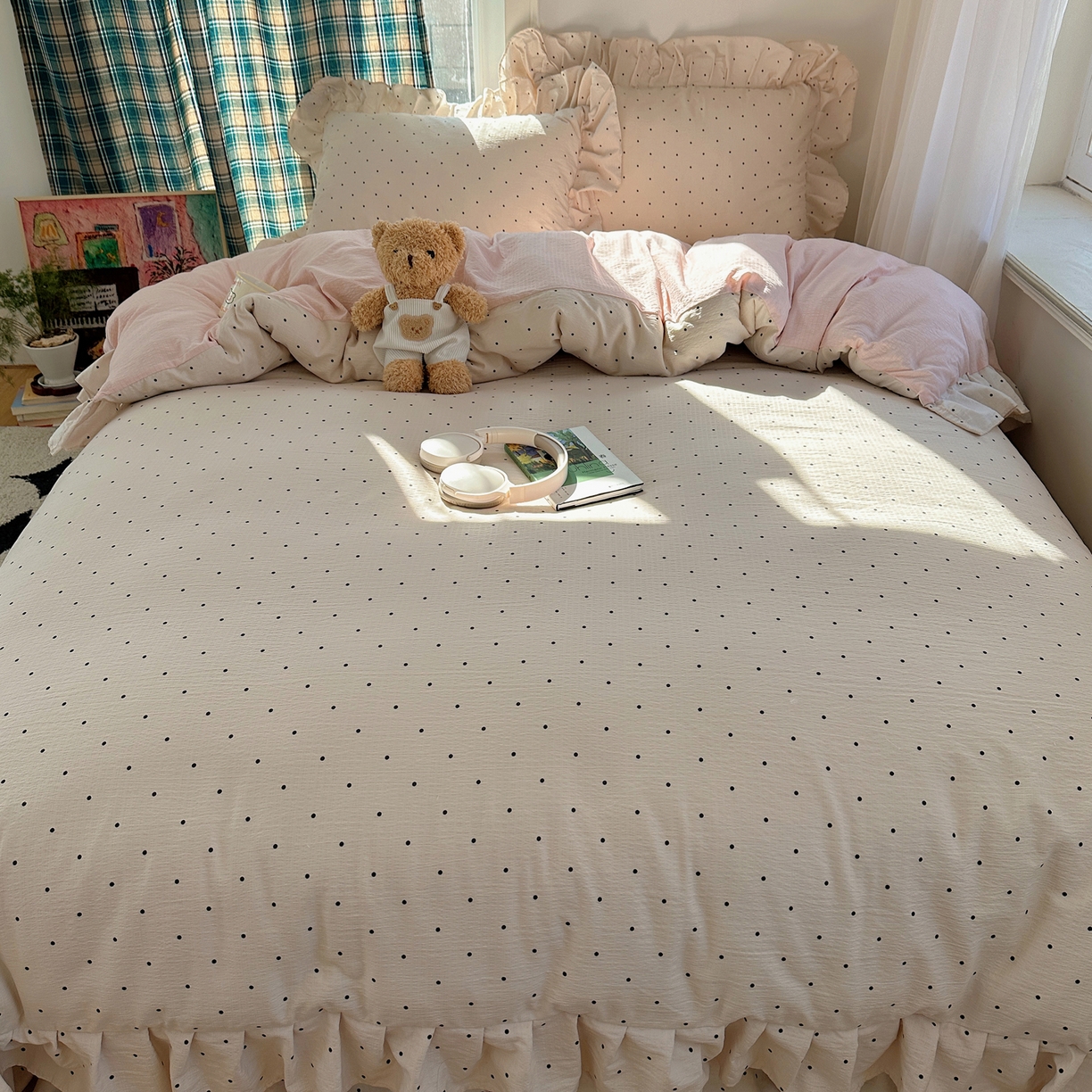 91家纺网 家纺一手货源 找家纺 摩妮卡 2026春夏新款韩版花边水洗棉泡泡纱床盖四件套 奶油波点