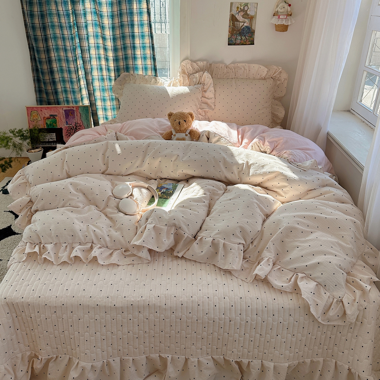 91家纺网 家纺一手货源 找家纺 摩妮卡 2026春夏新款韩版花边水洗棉泡泡纱床盖四件套 奶油波点