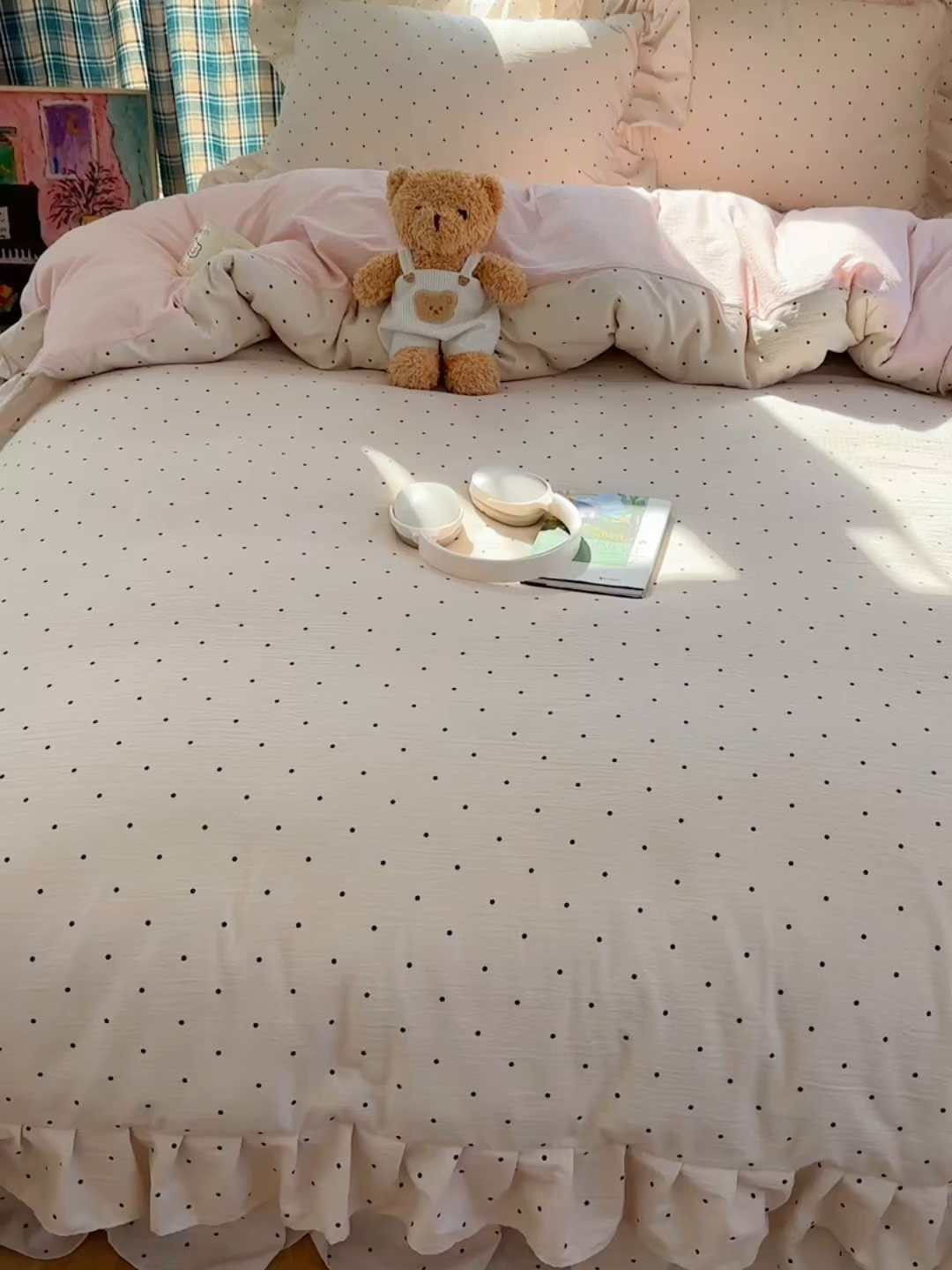 91家纺网 家纺一手货源 找家纺 摩妮卡 2026春夏新款韩版花边水洗棉泡泡纱床盖四件套 奶油波点