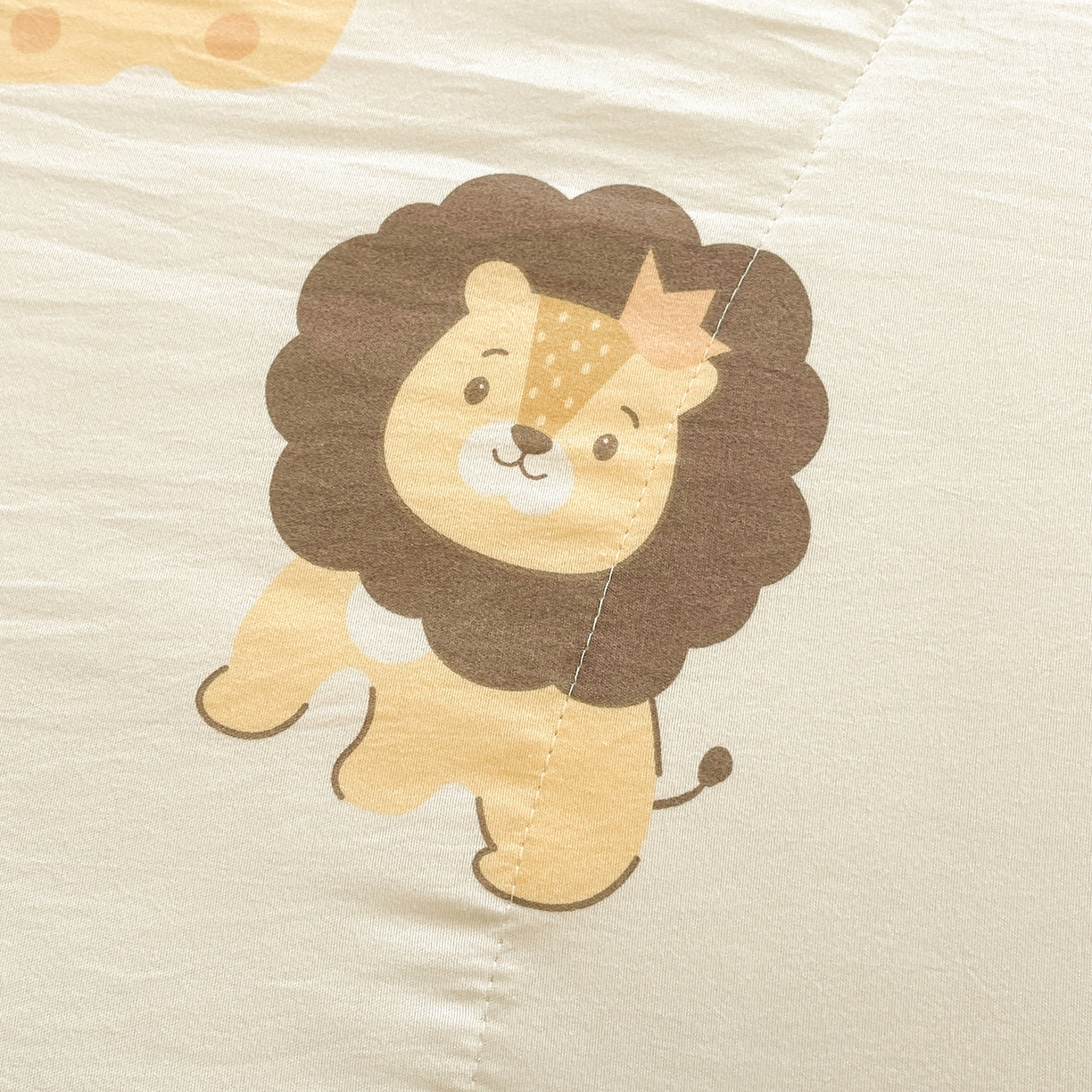 91家纺网 家纺一手货源 找家纺 悦织语 2026新款A类水洗棉双层纱豆豆被大豆夏凉被 狮子王