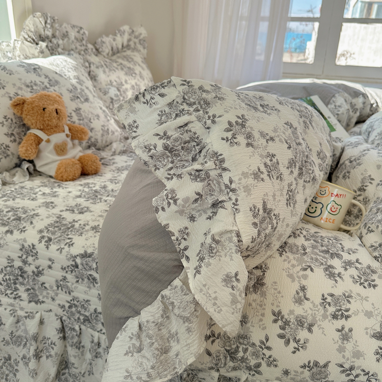 91家纺网 家纺一手货源 找家纺 摩妮卡 2026春夏新款韩版花边水洗棉泡泡纱床盖四件套 糯糯小花